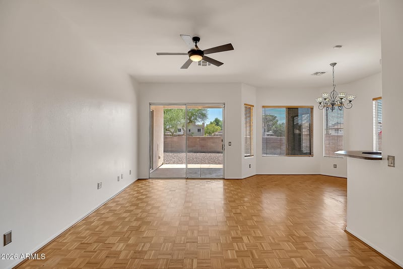 24250 39th Ave, Glendale, AZ 85310