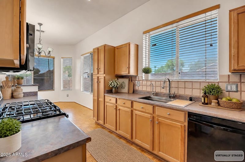 24250 N 39th Ave, Glendale, AZ 85310