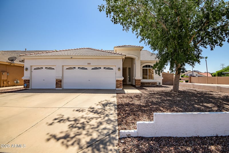 24250 39th Ave, Glendale, AZ 85310