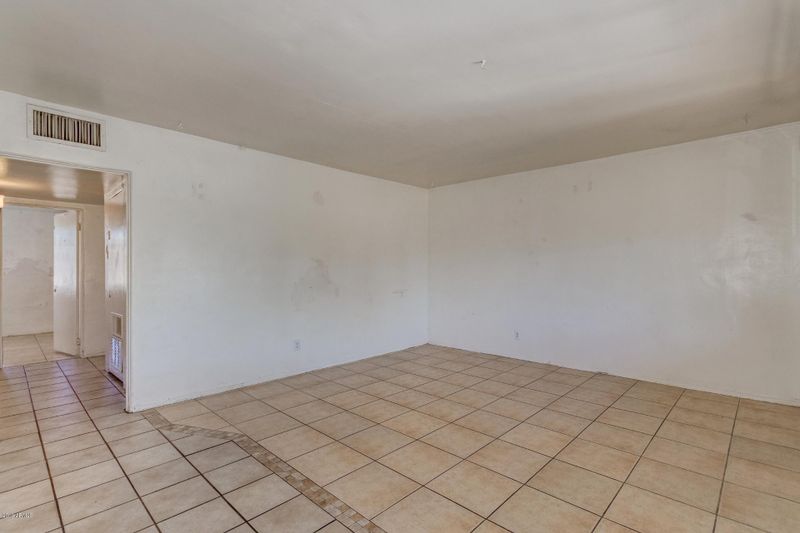 2426 E Clarendon Ave, Phoenix, AZ 85016