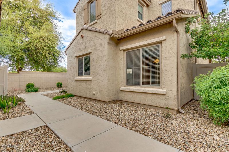2426 N 83rd Ln, Phoenix, AZ 85037