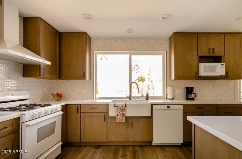 2426 Sahuaro Dr, Phoenix, AZ 85028