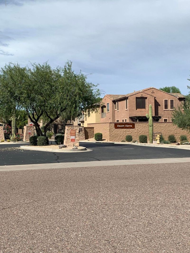 2426 W Jake Haven, Phoenix, AZ 85085