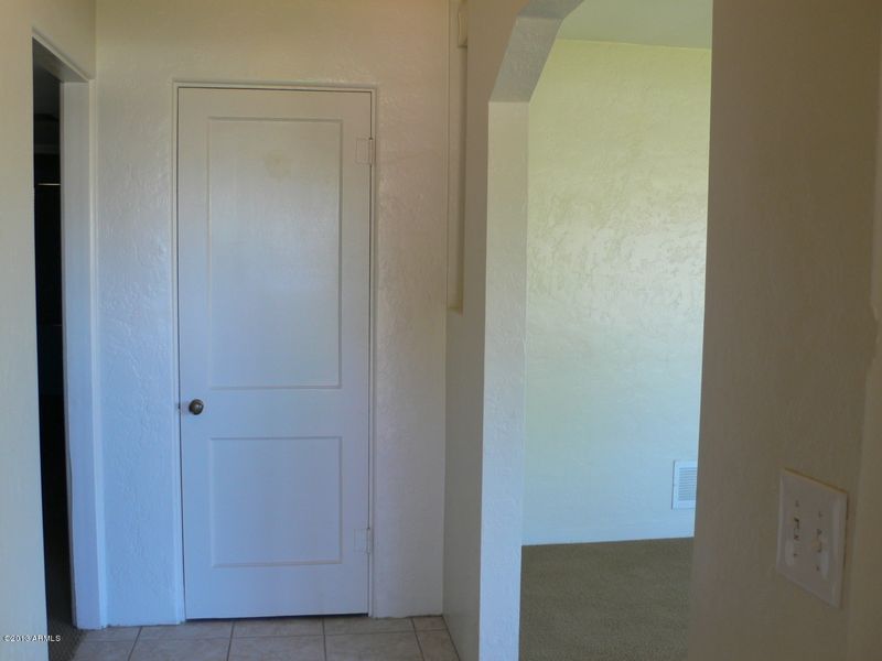 2427 E Avalon Dr, Phoenix, AZ 85016