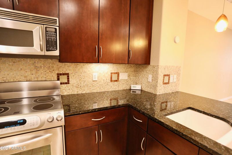 2430 E Roma Ave, Phoenix, AZ 85016