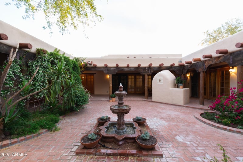 2430 N 56th St, Phoenix, AZ 85008