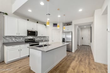 2430 Saint Anne Ave, Phoenix, AZ 85042