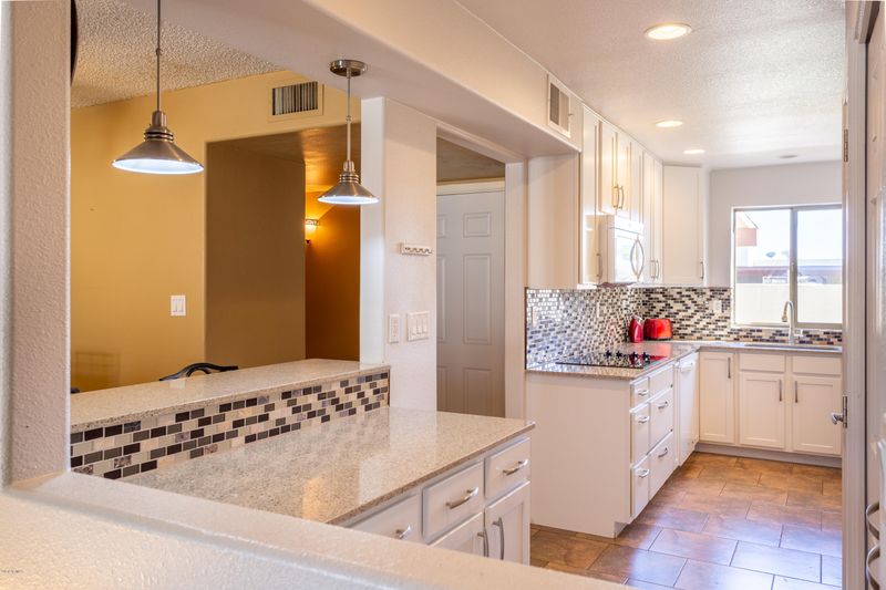 2430 W Eugie Ave, Phoenix, AZ 85029