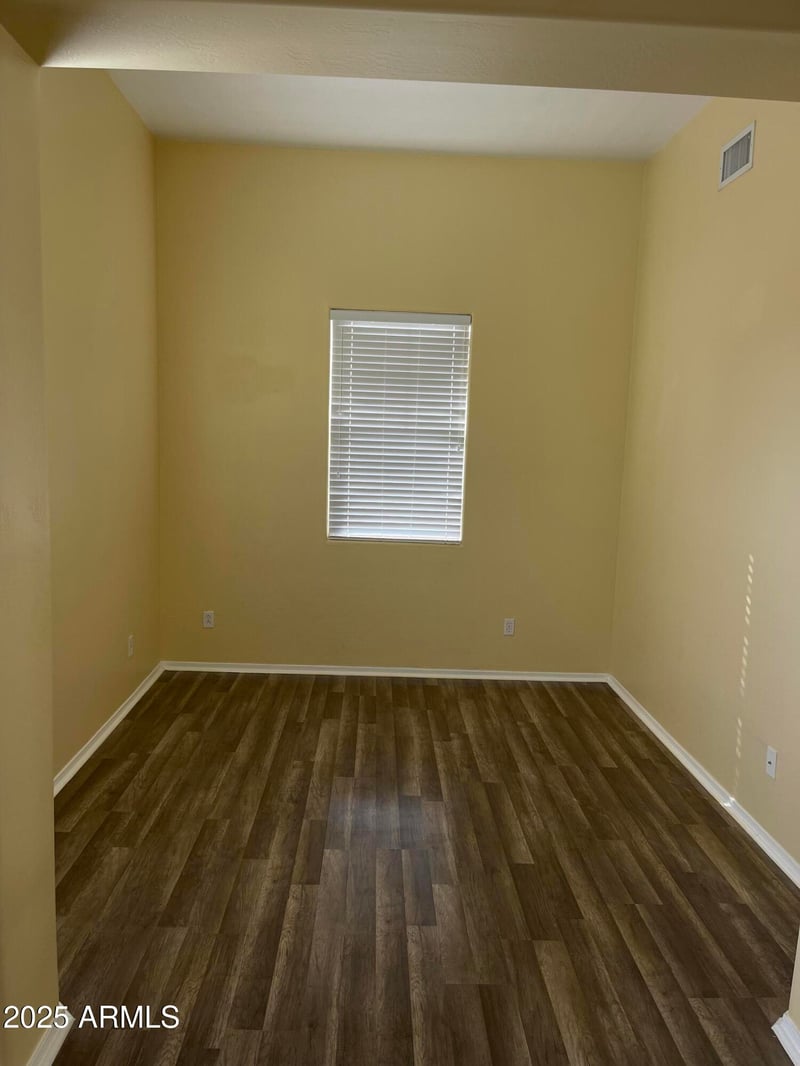 2431 83rd Dr, Phoenix, AZ 85037