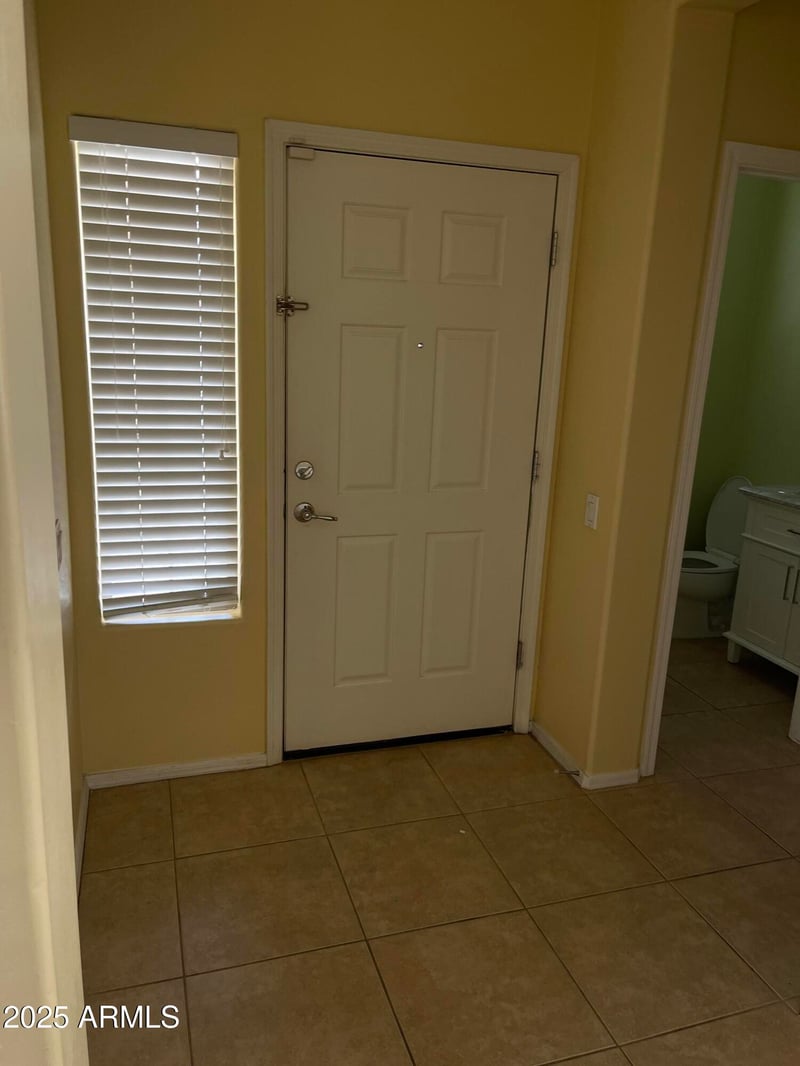 2431 83rd Dr, Phoenix, AZ 85037