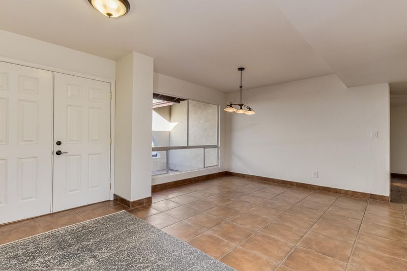 2431 E Cochise Rd, Phoenix, AZ 85028