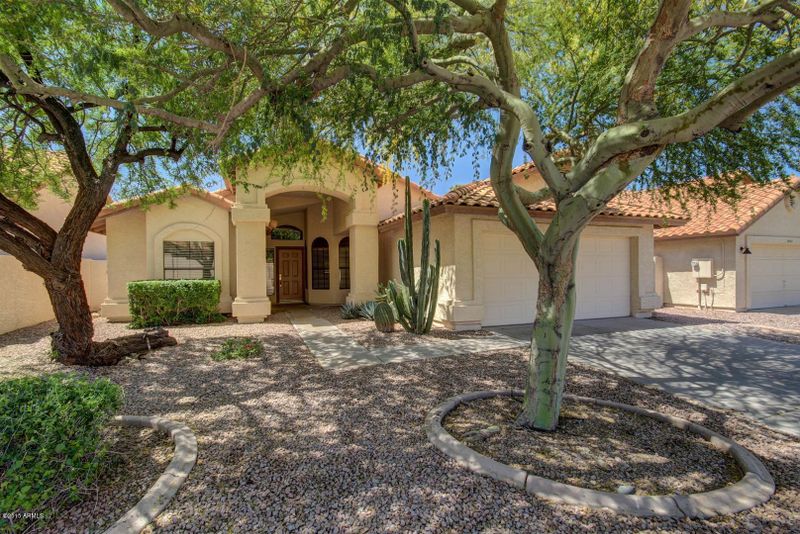 2431 E Granite View Dr, Phoenix, AZ 85048