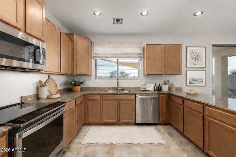 2431 Omega Dr, San Tan Valley, AZ 85143
