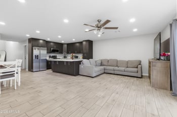 2431 E Pueblo Ave, Phoenix, AZ 85040