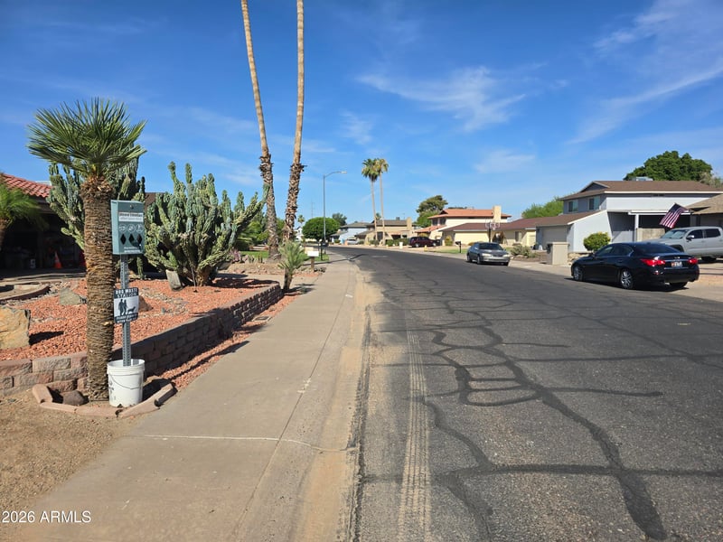2431 W Crocus Dr, Phoenix, AZ 85023