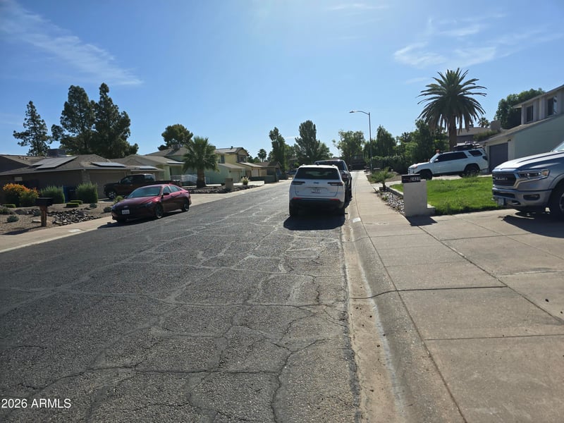 2431 W Crocus Dr, Phoenix, AZ 85023