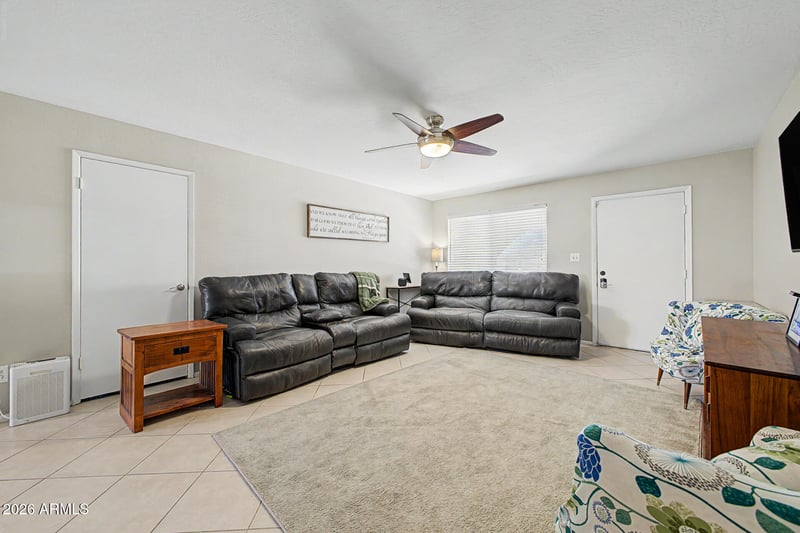 2431 W Via Rialto Cir, Mesa, AZ 85202