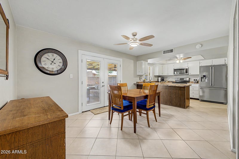 2431 W Via Rialto Cir, Mesa, AZ 85202