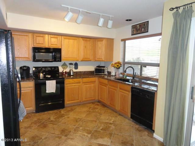 2431 W White Feather Ln, Phoenix, AZ 85085