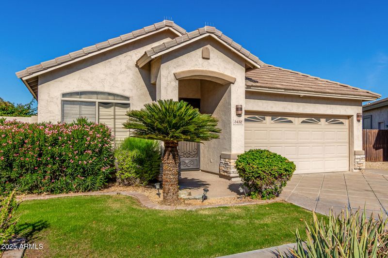 2432 E Darrel Rd, Phoenix, AZ 85042