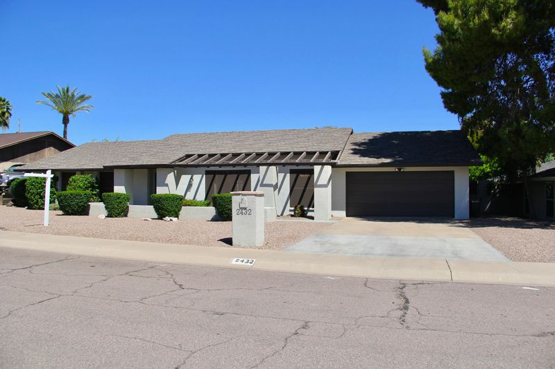 2432 E Mescal St, Phoenix, AZ 85028