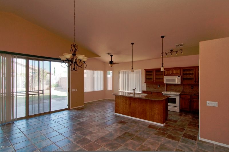 2432 E Paraiso Dr, Phoenix, AZ 85024