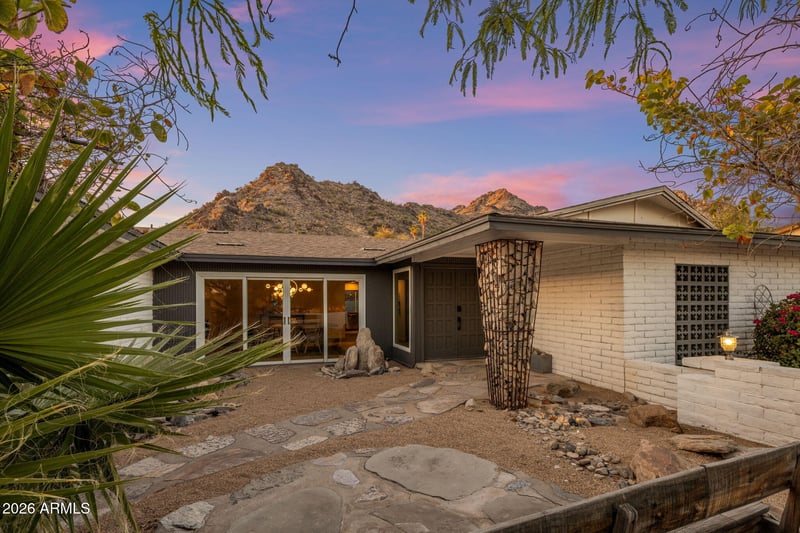 2432 E Piestewa Peak Dr, Phoenix, AZ 85016