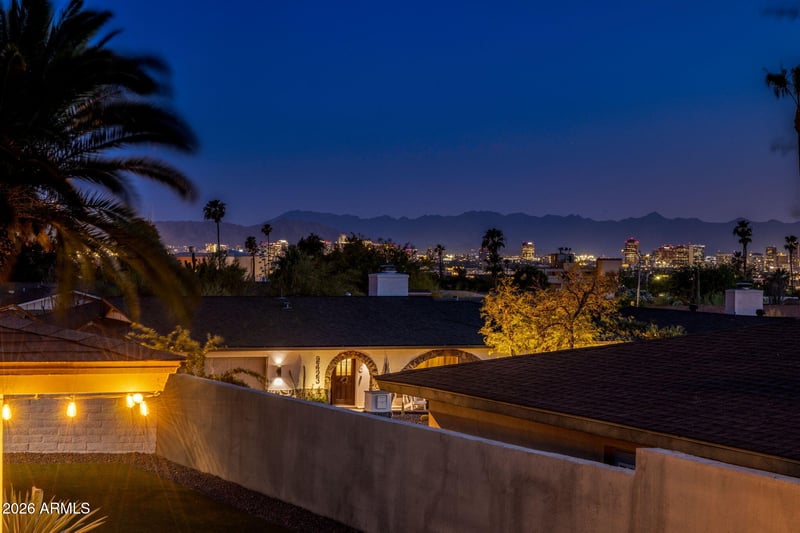 2432 E Piestewa Peak Dr, Phoenix, AZ 85016