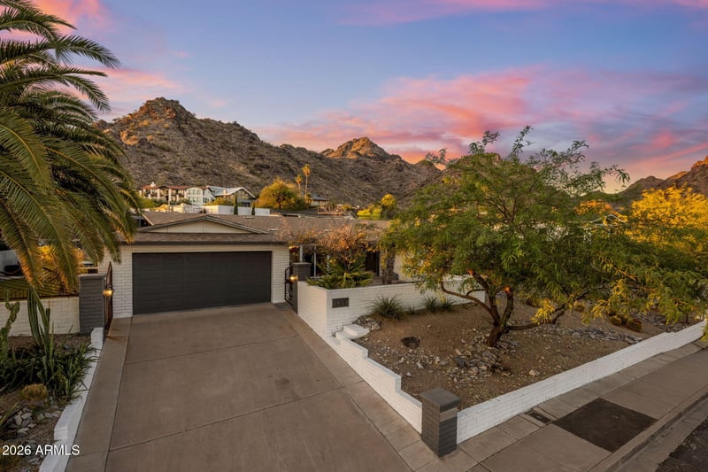 2432 E Piestewa Peak Dr, Phoenix, AZ 85016