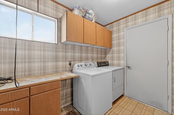 2432 Saint Moritz Ln, Phoenix, AZ 85023