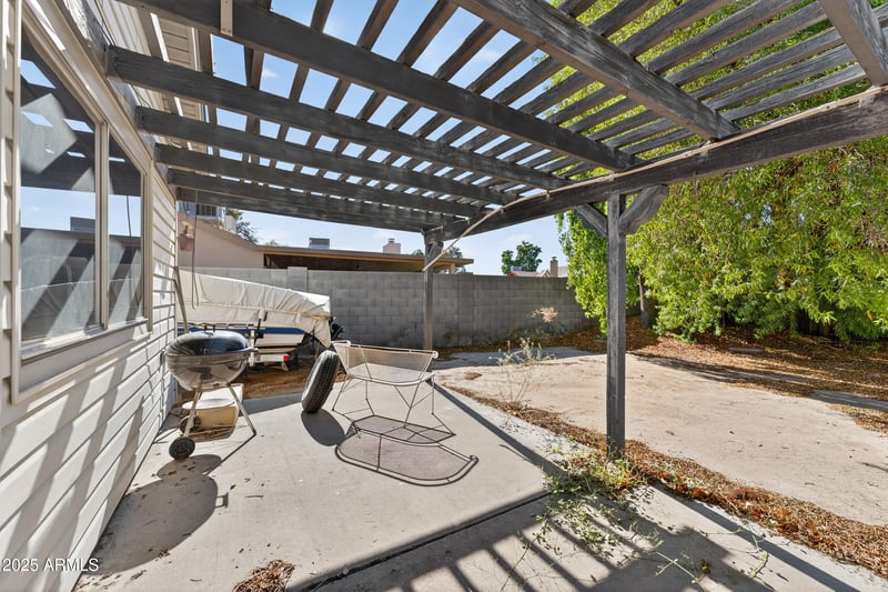 2432 Saint Moritz Ln, Phoenix, AZ 85023