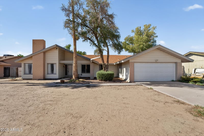 2432 Saint Moritz Ln, Phoenix, AZ 85023