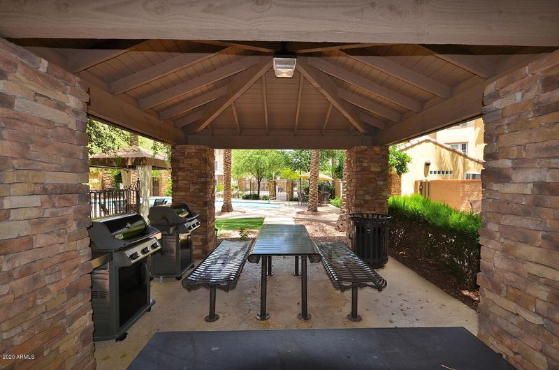 2433 E Montecito Ave, Phoenix, AZ 85016