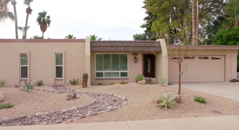 2433 E Yucca St, Phoenix, AZ 85028