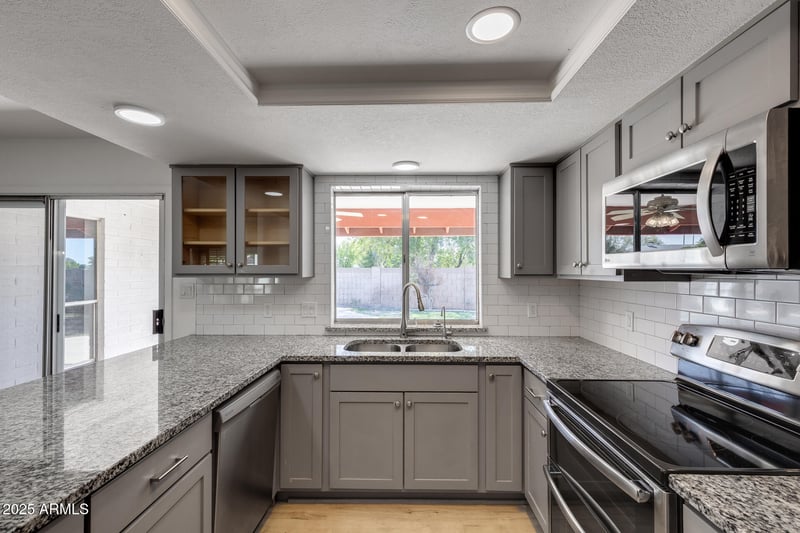 2433 Enrose St, Mesa, AZ 85213