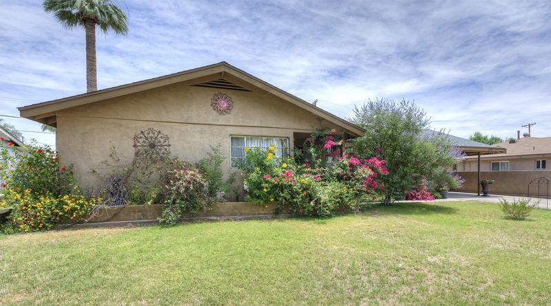 2433 N 38th Pl, Phoenix, AZ 85008