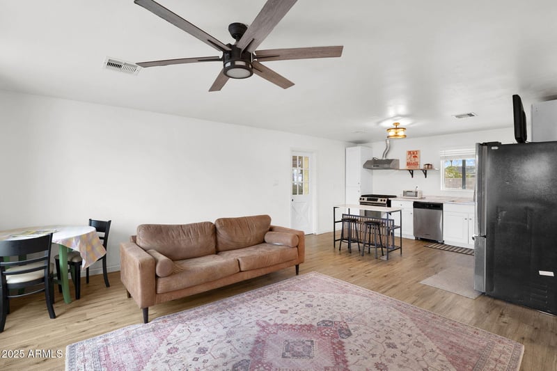 2434 37th Way, Phoenix, AZ 85008