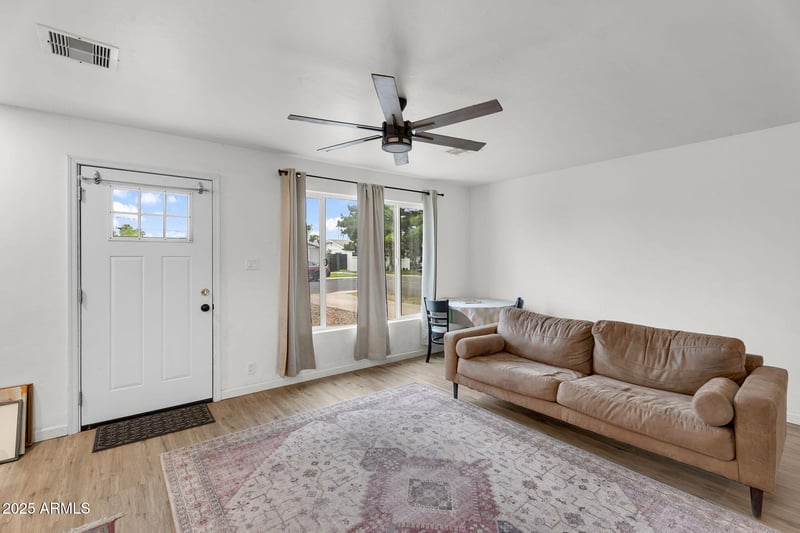 2434 37th Way, Phoenix, AZ 85008