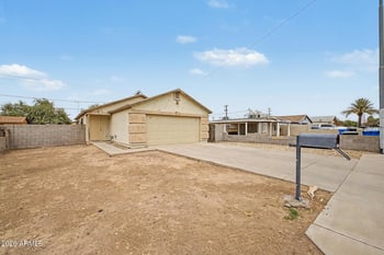 2434 Roeser Rd, Phoenix, AZ 85040