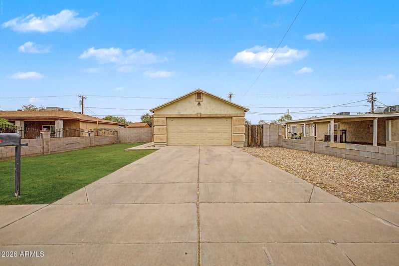 2434 E Roeser Rd, Phoenix, AZ 85040