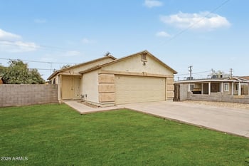 2434 Roeser Rd, Phoenix, AZ 85040