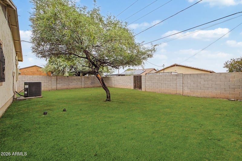 2434 E Roeser Rd, Phoenix, AZ 85040