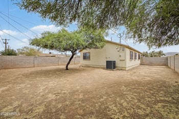 2434 Roeser Rd, Phoenix, AZ 85040