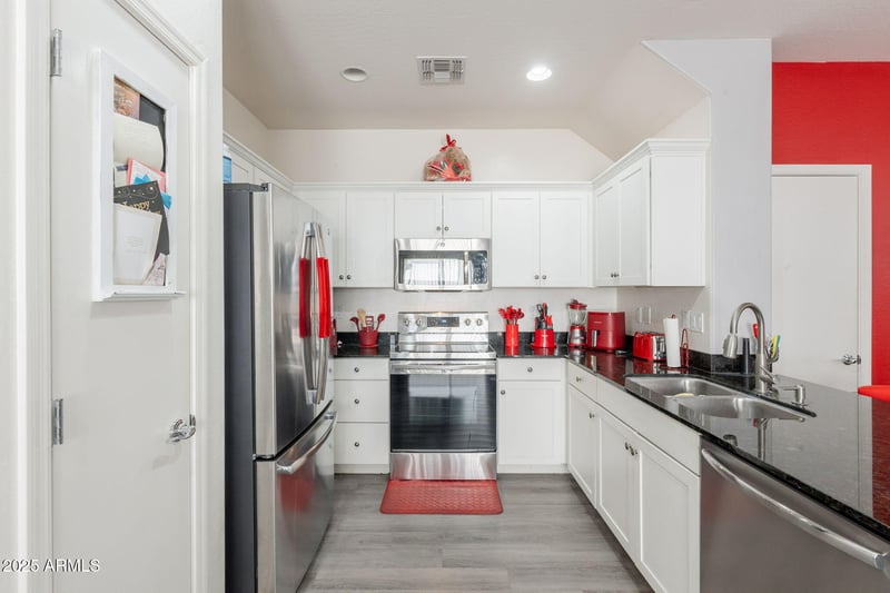 2437 73rd Dr, Phoenix, AZ 85035