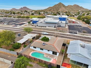 2437 Larkspur Dr, Phoenix, AZ 85032