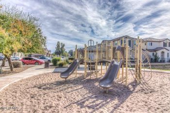 2437 N 73rd Dr, Phoenix, AZ 85035