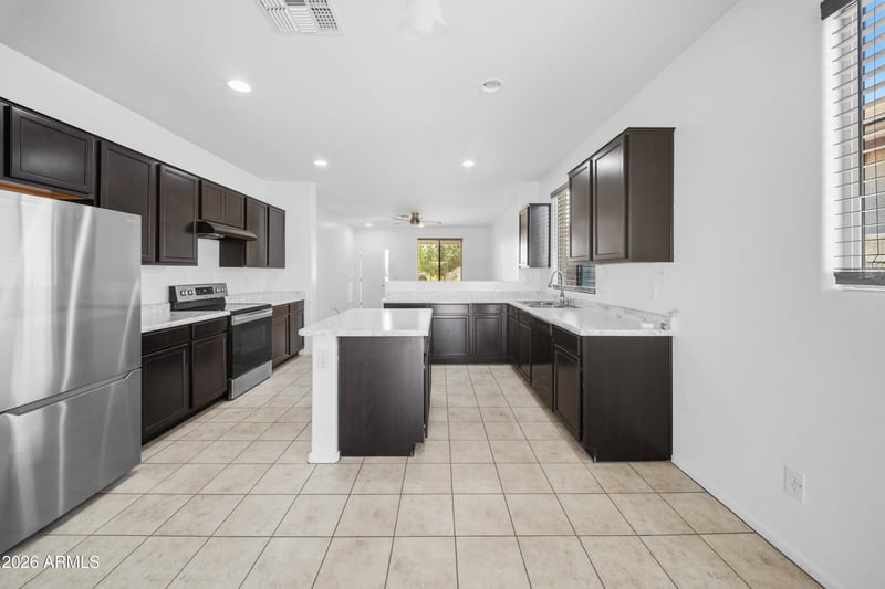 2437 S 73rd Dr, Phoenix, AZ 85043