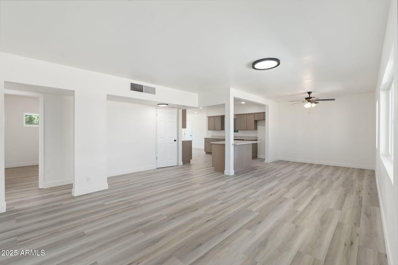 2437 Village Dr, Phoenix, AZ 85023