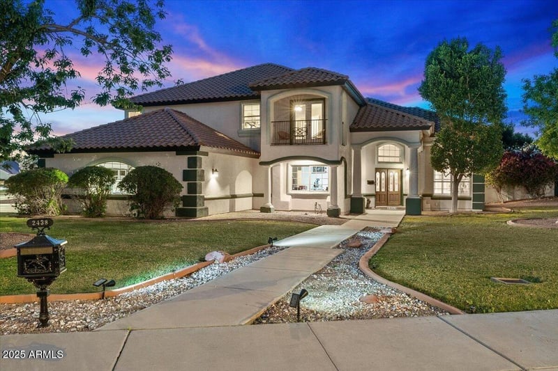 2438 Forest Cir, Mesa, AZ 85203