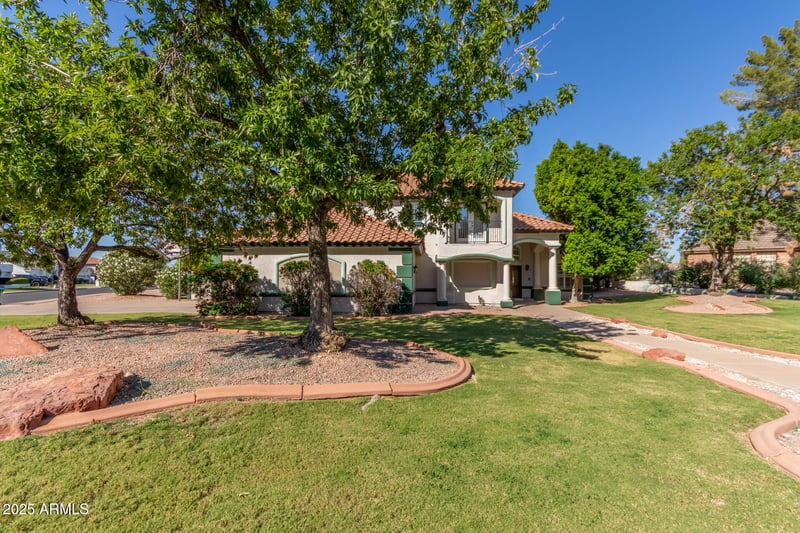 2438 Forest Cir, Mesa, AZ 85203